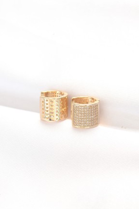 Pirinç Gold Renk Taşlı Minimal Küpe Pirinç Gold Renk Taşlı Minimal Küpe