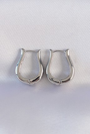 Pirinç Gümüş Renk İçi Boş Gül Küpe Pirinç Gümüş Renk İçi Boş Gül Küpe