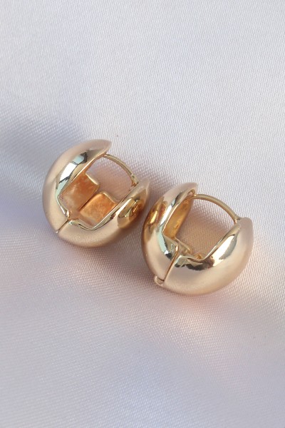 Pirinç Gold Renk İçi Boş Minimal Topçuk Küpe Pirinç Gold Renk İçi Boş Minimal Topçuk Küpe