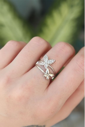 Pirinç Gümüş Renk Ayarlanabilir Zirkon Taşlı Kelebek Yüzük Pirinç Gümüş Renk Ayarlanabilir Zirkon Taşlı Kelebek Yüzük