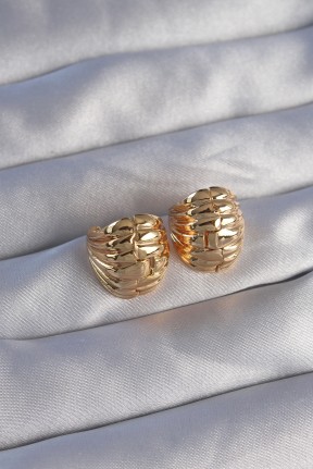 Pirinç Gold Renk Tırtıklı Minimal Bombeli Tasarım Küpe Pirinç Gold Renk Tırtıklı Minimal Bombeli Tasarım Küpe