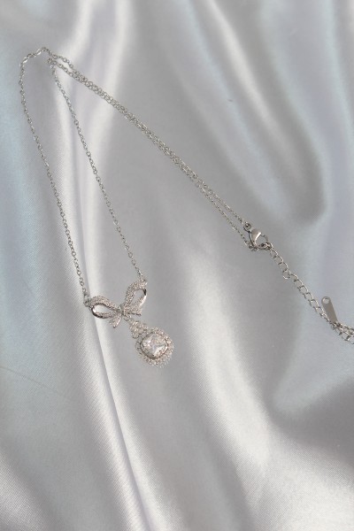 316l çelik Gümüş Renk Fiyonk Detay Zirkon Taşlı Tektaş Kolye 316l çelik Gümüş Renk Fiyonk Detay Zirkon Taşlı Tektaş Kolye