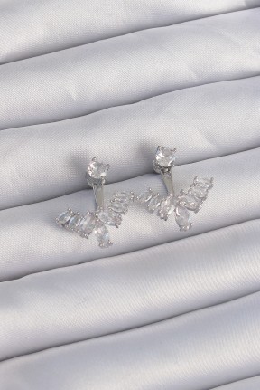 Pirinç Gümüş Renk Zirkon Taşlı V Model Küpe Pirinç Gümüş Renk Zirkon Taşlı V Model Küpe