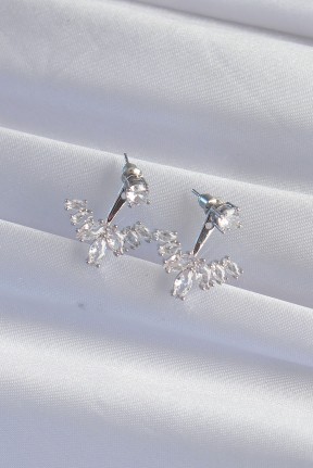 Pirinç Gümüş Renk Zirkon Taşlı V Model Küpe Pirinç Gümüş Renk Zirkon Taşlı V Model Küpe
