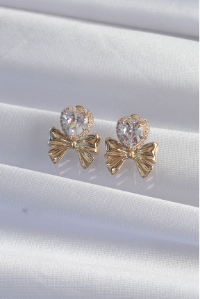Pirinç Gold Renk Zirkon Taşlı Kalp Model Fiyonk Küpe Pirinç Gold Renk Zirkon Taşlı Kalp Model Fiyonk Küpe