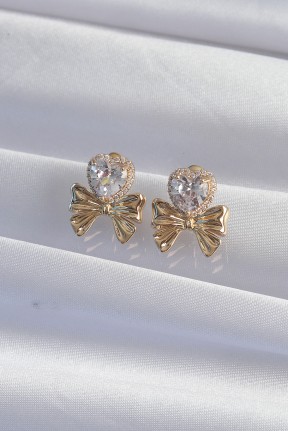 Pirinç Gold Renk Zirkon Taşlı Kalp Model Fiyonk Küpe Pirinç Gold Renk Zirkon Taşlı Kalp Model Fiyonk Küpe
