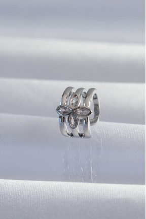 Pirinç Gümüş Renk Yonca Earcuff Küpe Pirinç Gümüş Renk Yonca Earcuff Küpe