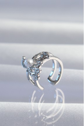 Pirinç Gümüş Renk İncili Ahtapot Earcuff Küpe Pirinç Gümüş Renk İncili Ahtapot Earcuff Küpe