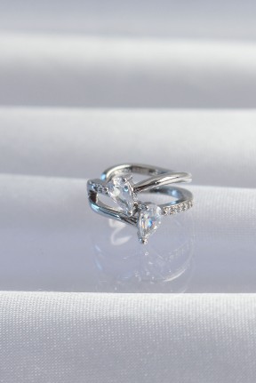 Pirinç Gümüş Renk Zirkon Taşlı Damla Earcuff Küpe Pirinç Gümüş Renk Zirkon Taşlı Damla Earcuff Küpe
