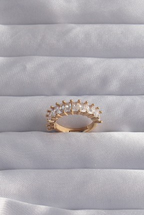 Pirinç Ayarlamalı Gold Renk Baget Taşlı Su Yolu Yüzük Pirinç Ayarlamalı Gold Renk Baget Taşlı Su Yolu Yüzük