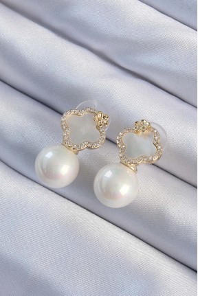 Pirinç Altın Renk Zirkon Taşlı Minimal çiçek Tasarımlı Kadın Küpe