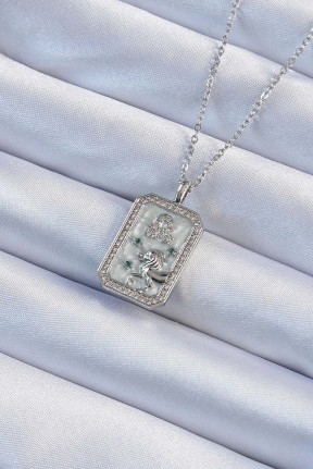 316l çelik Zincir Gümüş Renk Zirkon Taşlı Aslan Figürlü Tarot Kolye 316l çelik Zincir Gümüş Renk Zirkon Taşlı Aslan Figürlü Tarot Kolye