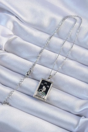 316l çelik Zincir Gümüş Renk Zirkon Taşlı Siyah Mineli Kız Figürlü Tarot Kolye 316l çelik Zincir Gümüş Renk Zirkon Taşlı Siyah Mineli Kız Figürlü Tarot Kolye