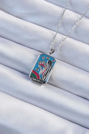 316l çelik Zincir Gümüş Renk Taç Ve Kız Figürlü Renkli Mineli Tarot Kolye 316l çelik Zincir Gümüş Renk Taç Ve Kız Figürlü Renkli Mineli Tarot Kolye