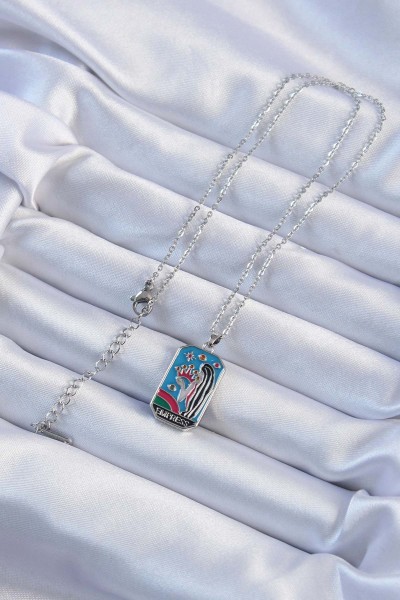 316l çelik Zincir Gümüş Renk Taç Ve Kız Figürlü Renkli Mineli Tarot Kolye 316l çelik Zincir Gümüş Renk Taç Ve Kız Figürlü Renkli Mineli Tarot Kolye