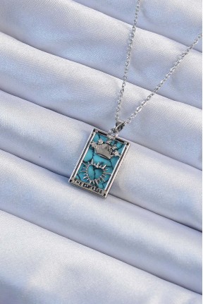 316l çelik Zincir Gümüş Renk Zirkon Taşlı Mavi Mermer Desenli Taç Model Tarot Kolye 316l çelik Zincir Gümüş Renk Zirkon Taşlı Mavi Mermer Desenli Taç Model Tarot Kolye