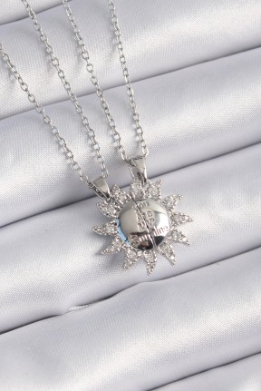 316l çelik Gümüş Renk Zirkon Taşlı Güneş Model İşleme Yazı Detay Arkadaşlık Kolyesi 316l çelik Gümüş Renk Zirkon Taşlı Güneş Model İşleme Yazı Detay Arkadaşlık Kolyesi