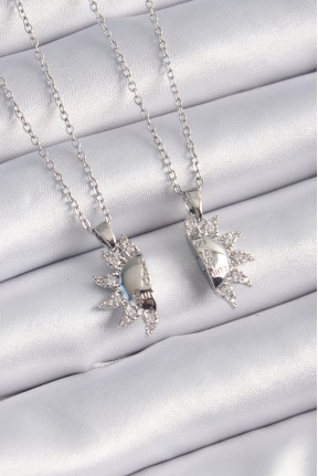 316l çelik Gümüş Renk Zirkon Taşlı Güneş Model İşleme Yazı Detay Arkadaşlık Kolyesi 316l çelik Gümüş Renk Zirkon Taşlı Güneş Model İşleme Yazı Detay Arkadaşlık Kolyesi