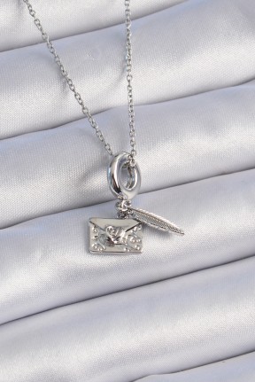 316l çelik Gümüş Renk Kalp Detay Mektup Figür Charm Model Kadın Kolye 316l çelik Gümüş Renk Kalp Detay Mektup Figür Charm Model Kadın Kolye