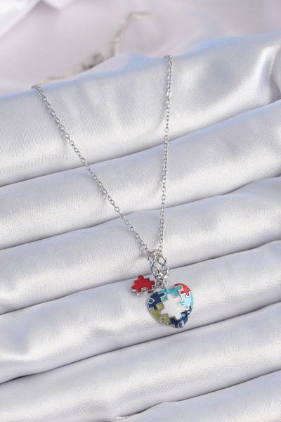 316l çelik Gümüş Renk Yapboz Motif Kalp Figür Charm Model Kadın Kolye 316l çelik Gümüş Renk Yapboz Motif Kalp Figür Charm Model Kadın Kolye