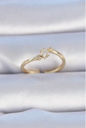 Pirinç Gold Renk Beyaz çiçek Model Zirkon Taş Detay Kadın Yüzük Pirinç Gold Renk Beyaz çiçek Model Zirkon Taş Detay Kadın Yüzük