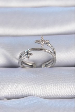 Pirinç Gümüş Renk Zirkon Taşlı Yıldız Model Kadın Yüzük Pirinç Gümüş Renk Zirkon Taşlı Yıldız Model Kadın Yüzük