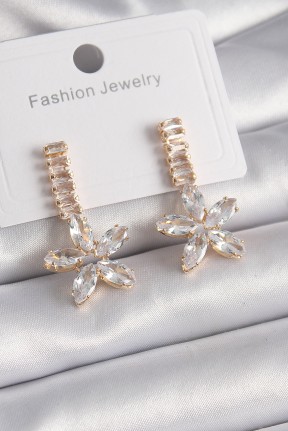 Pirinç Gold Renk Su Yolu Zirkon Taşlı çiçek Model Kadın Küpe Pirinç Gold Renk Su Yolu Zirkon Taşlı çiçek Model Kadın Küpe