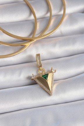 Pirinç Gold Renk Zirkon Taşlı 3d üçgen Model Ajda Charm Pirinç Gold Renk Zirkon Taşlı 3d üçgen Model Ajda Charm