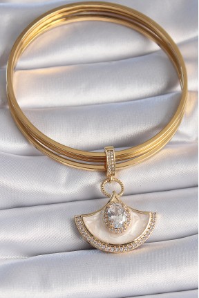 Pirinç Gold Renk Zirkon Taş Detaylı Beyaz Mineli Ajda Charm Pirinç Gold Renk Zirkon Taş Detaylı Beyaz Mineli Ajda Charm