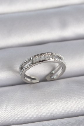 Pirinç Gümüş Renk Ayarlanabilir Sıralı İncili Zirkon Taşlı Kadın Yüzük Pirinç Gümüş Renk Ayarlanabilir Sıralı İncili Zirkon Taşlı Kadın Yüzük