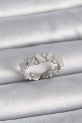 Pirinç Gümüş Renk Ayarlanabilir Zirkon Taşlı Beyaz Mineli Model Kadın Yüzük Pirinç Gümüş Renk Ayarlanabilir Zirkon Taşlı Beyaz Mineli Model Kadın Yüzük