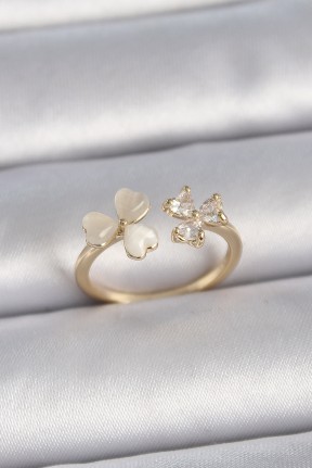 Pirinç Gold Renk Ayarlanabilir Zirkon Taşlı Kalp Beyaz Mineli Model Kadın Yüzük Pirinç Gold Renk Ayarlanabilir Zirkon Taşlı Kalp Beyaz Mineli Model Kadın Yüzük