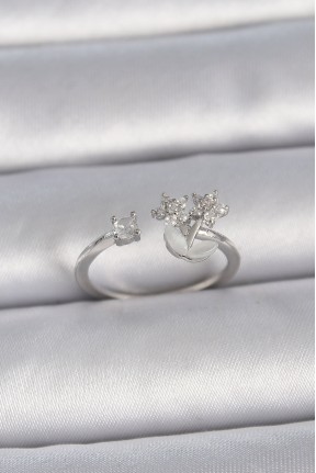 Pirinç Gümüş Renk Ayarlanabilir Zirkon Taşlı Yıldız Model Kadın Yüzük Pirinç Gümüş Renk Ayarlanabilir Zirkon Taşlı Yıldız Model Kadın Yüzük