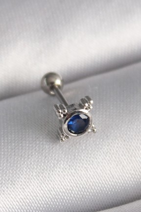 316l çelik Gümüş Renk Mavi Zirkon Taşlı Tragus Piercing 316l çelik Gümüş Renk Mavi Zirkon Taşlı Tragus Piercing