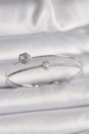 Pirinç Gümüş Renk Zirkon Taşlı Kalp Model Kadın Bileklik Pirinç Gümüş Renk Zirkon Taşlı Kalp Model Kadın Bileklik