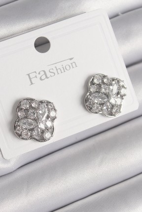 Pirinç Gümüş Renk Zirkon Taşlı Yonca Model Kadın Küpe Pirinç Gümüş Renk Zirkon Taşlı Yonca Model Kadın Küpe