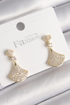 Pirinç Gold Renk Zirkon Taşlı Motif Model Kadın Küpe Pirinç Gold Renk Zirkon Taşlı Motif Model Kadın Küpe