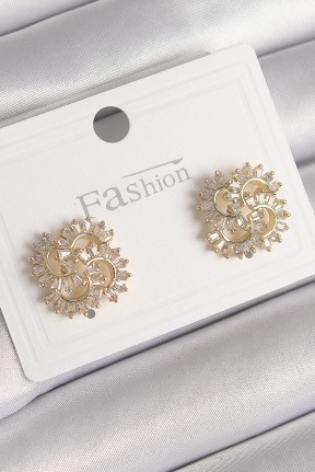 Pirinç Gold Renk Zirkon Taşlı Yonca Model Kadın Küpe Pirinç Gold Renk Zirkon Taşlı Yonca Model Kadın Küpe
