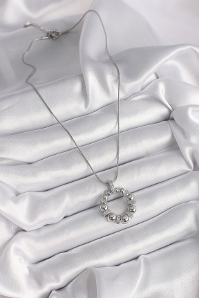 316l çelik Gümüş Renk Zincir Zirkon Taş Detaylı Bombeli Halka Model Kadın Kolye 316l çelik Gümüş Renk Zincir Zirkon Taş Detaylı Bombeli Halka Model Kadın Kolye