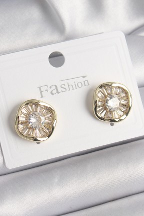 Pirinç Gold Renk Zirkon Taşlı Yonca Model Kadın Küpe Pirinç Gold Renk Zirkon Taşlı Yonca Model Kadın Küpe