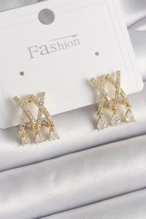 Pirinç Gold Renk Zirkon Taşlı X Model Sallantı Detay Kadın Küpe Pirinç Gold Renk Zirkon Taşlı X Model Sallantı Detay Kadın Küpe