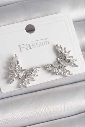 Pirinç Gümüş Renk Zirkon Taşlı Kelebek Model Kadın Küpe Pirinç Gümüş Renk Zirkon Taşlı Kelebek Model Kadın Küpe
