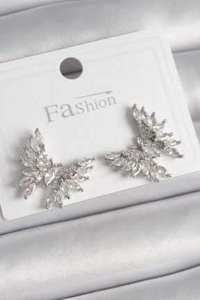 Pirinç Gümüş Renk Zirkon Taşlı Kelebek Model Kadın Küpe Pirinç Gümüş Renk Zirkon Taşlı Kelebek Model Kadın Küpe