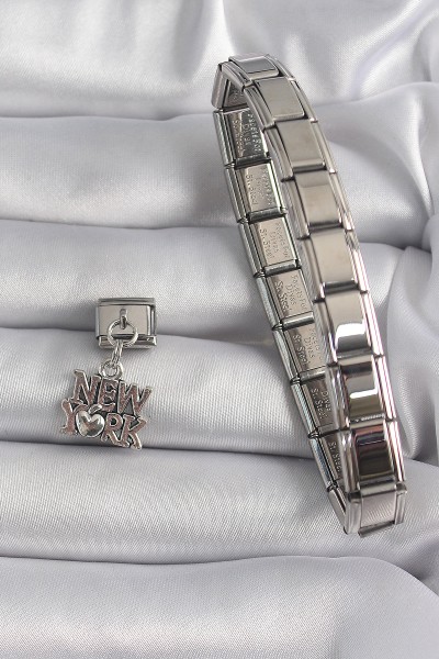 316l çelik Gümüş Renk Sallantı New York Yazı Model Nomination Charm