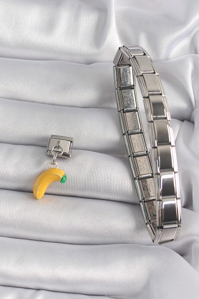 316l çelik Gümüş Renk Sallantı Muz Model Nomination Charm 316l çelik Gümüş Renk Sallantı Muz Model Nomination Charm