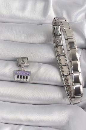 316l çelik Gümüş Renk Sallantı Mor Piyano Figür Nomination Charm 316l çelik Gümüş Renk Sallantı Mor Piyano Figür Nomination Charm