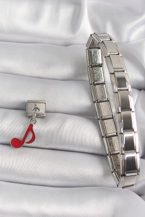 316l çelik Gümüş Renk Kırmızı Nota Model Nomination Charm 316l çelik Gümüş Renk Kırmızı Nota Model Nomination Charm