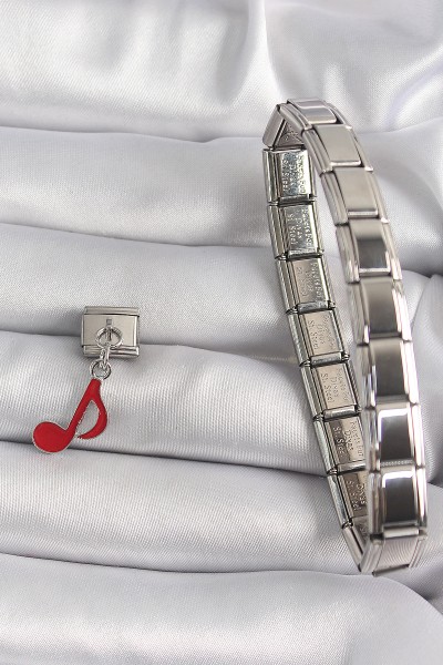 316l çelik Gümüş Renk Kırmızı Nota Model Nomination Charm 316l çelik Gümüş Renk Kırmızı Nota Model Nomination Charm