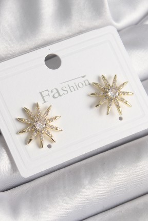 Pirinç Gold Renk Zirkon Taşlı Yıdız Model Kadın Küpe Pirinç Gold Renk Zirkon Taşlı Yıdız Model Kadın Küpe