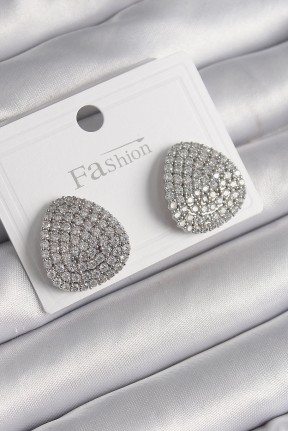 Pirinç Gümüş Renk Zirkon Taşlı Plaka Model Kadın Küpe Pirinç Gümüş Renk Zirkon Taşlı Plaka Model Kadın Küpe
